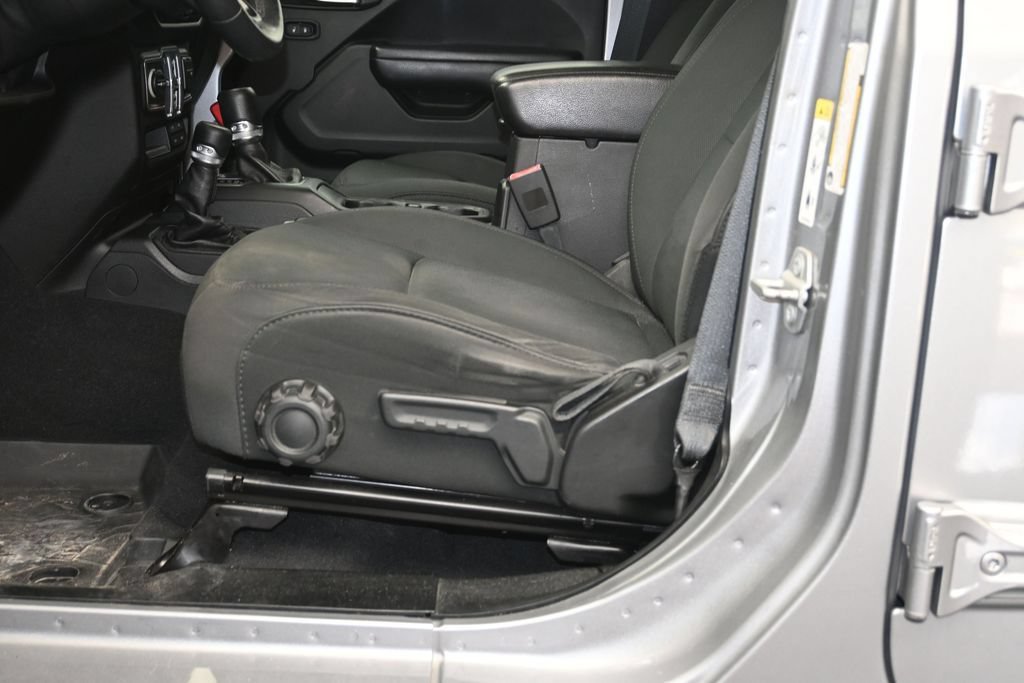 Used 2018 Jeep Wrangler Unlimited Sport S AWD/4WD image 21