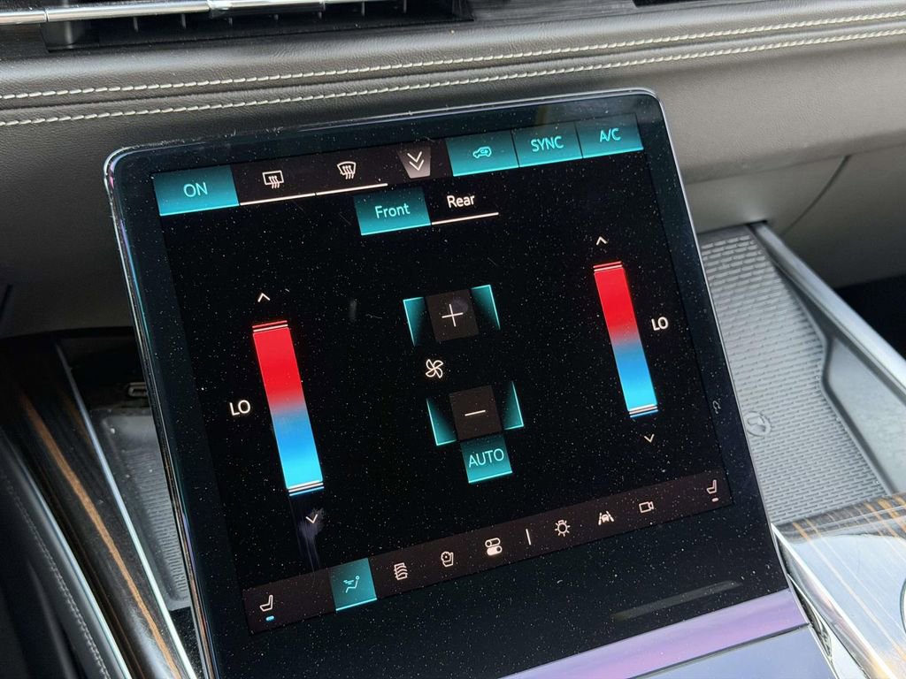 Certified 2025 Cadillac Escalade ESV Premium Luxury image 24