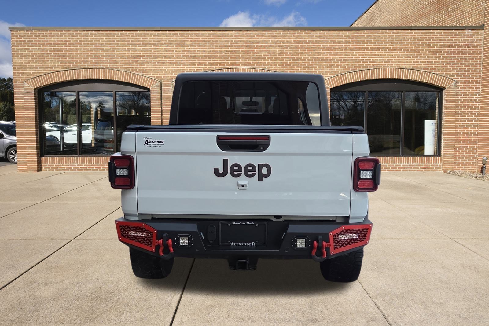 Used 2022 Jeep Gladiator Rubicon w/ Cold Weather Group image 4