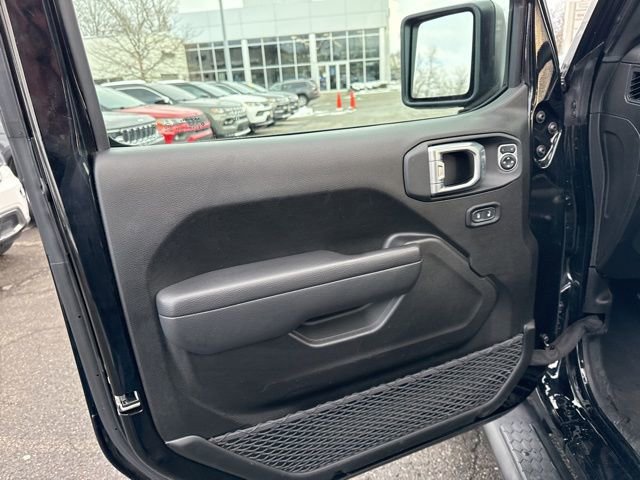 Used 2025 Jeep Wrangler Sport S image 31