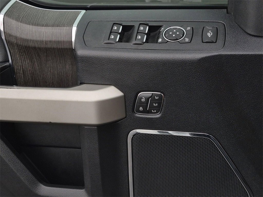 Used 2020 Ford F250 Lariat w/ Lariat Ultimate Package image 28