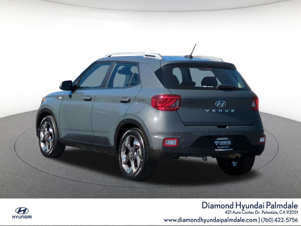 Certified 2025 Hyundai Venue SEL FWD image 5