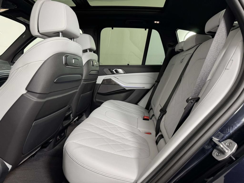 Used 2024 BMW X5 xDrive40i w/ Executive Package AWD/4WD image 32