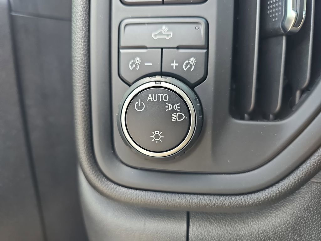 Used 2021 Chevrolet Silverado 1500 Custom w/ LPO, Dark Essentials Package image 29