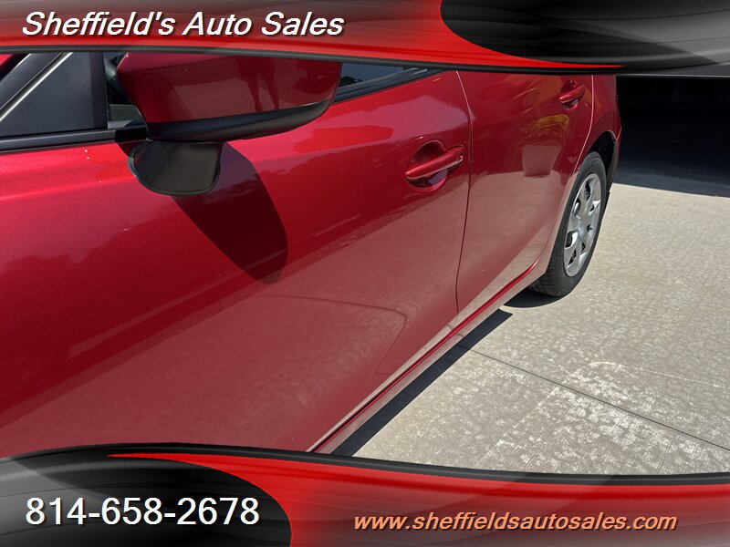 Used 2015 MAZDA MAZDA3 i Sport FWD image 14