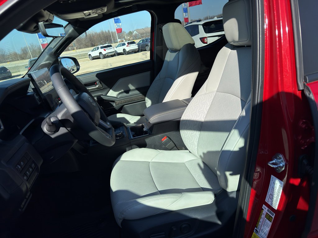 Used 2024 Toyota Tacoma Limited w/ Limited Package (LT) AWD/4WD image 10
