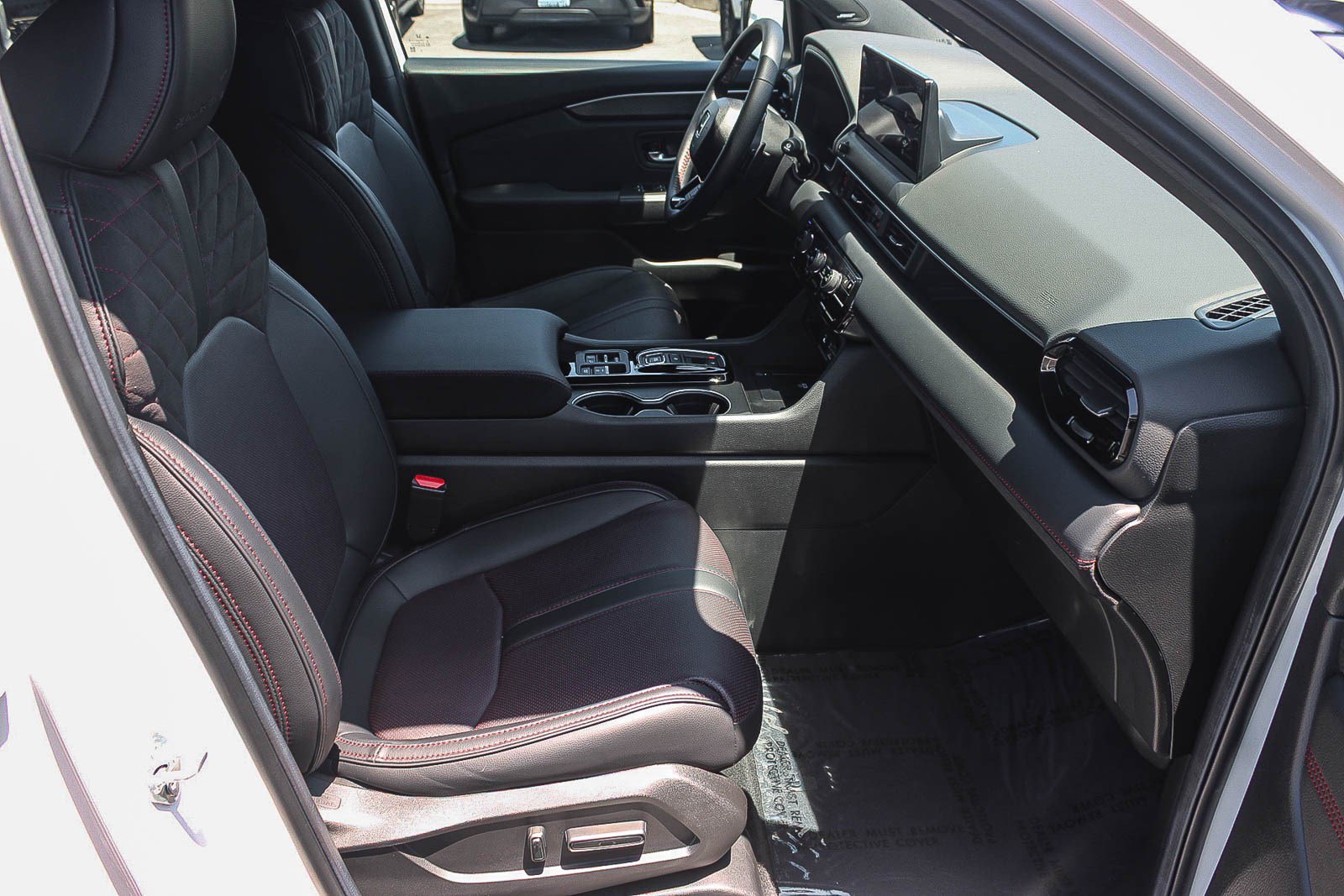 Certified 2026 Honda Pilot Black Edition image 17