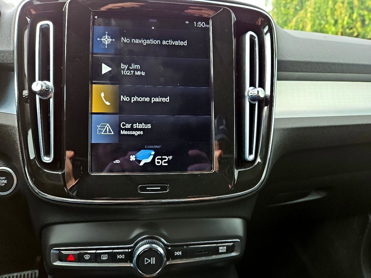 Used 2021 Volvo XC40 T4 Momentum image 19