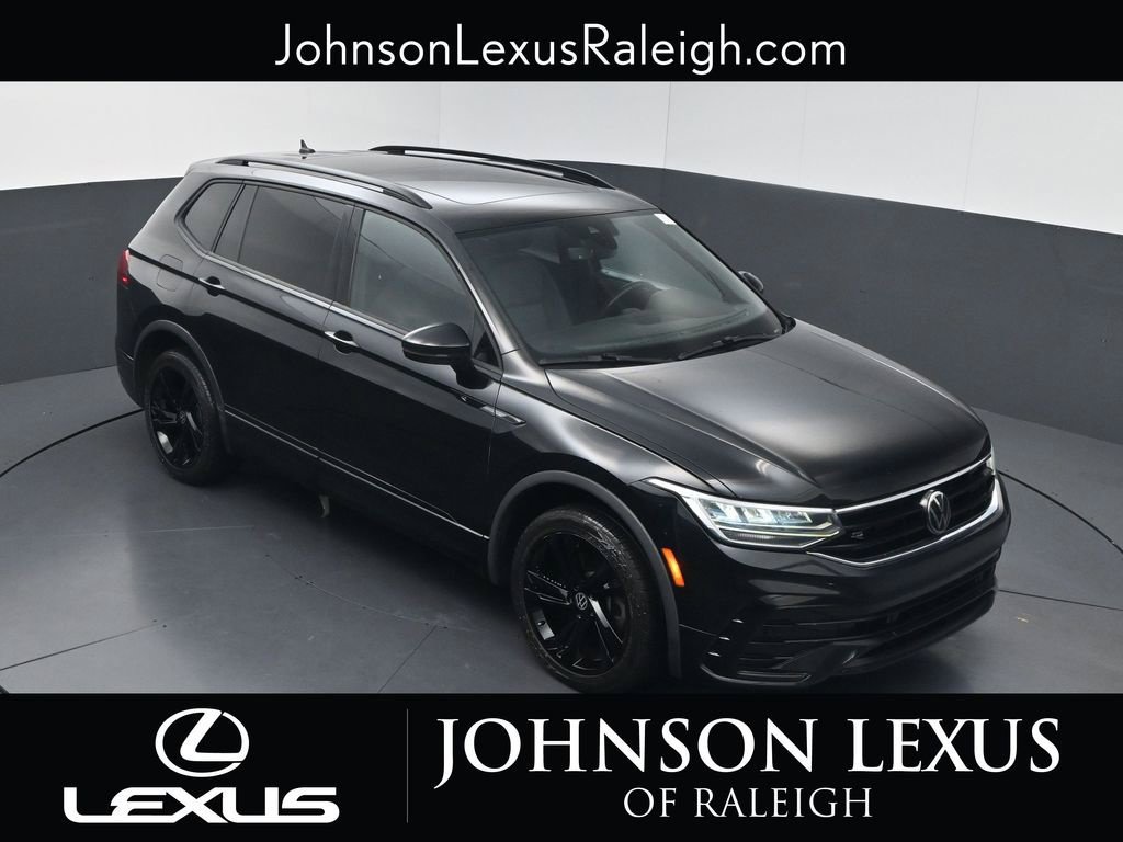 Used 2024 Volkswagen Tiguan SE R-Line FWD image 18