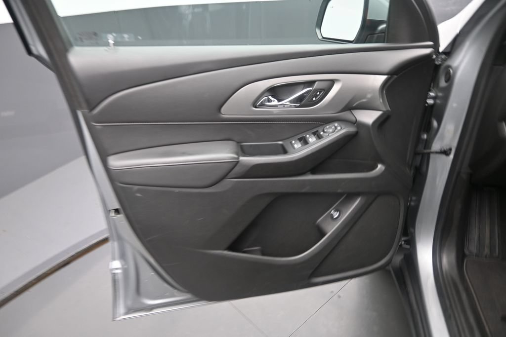 Used 2023 Chevrolet Traverse LT w/ Rear Camera Mirror Package AWD/4WD image 22