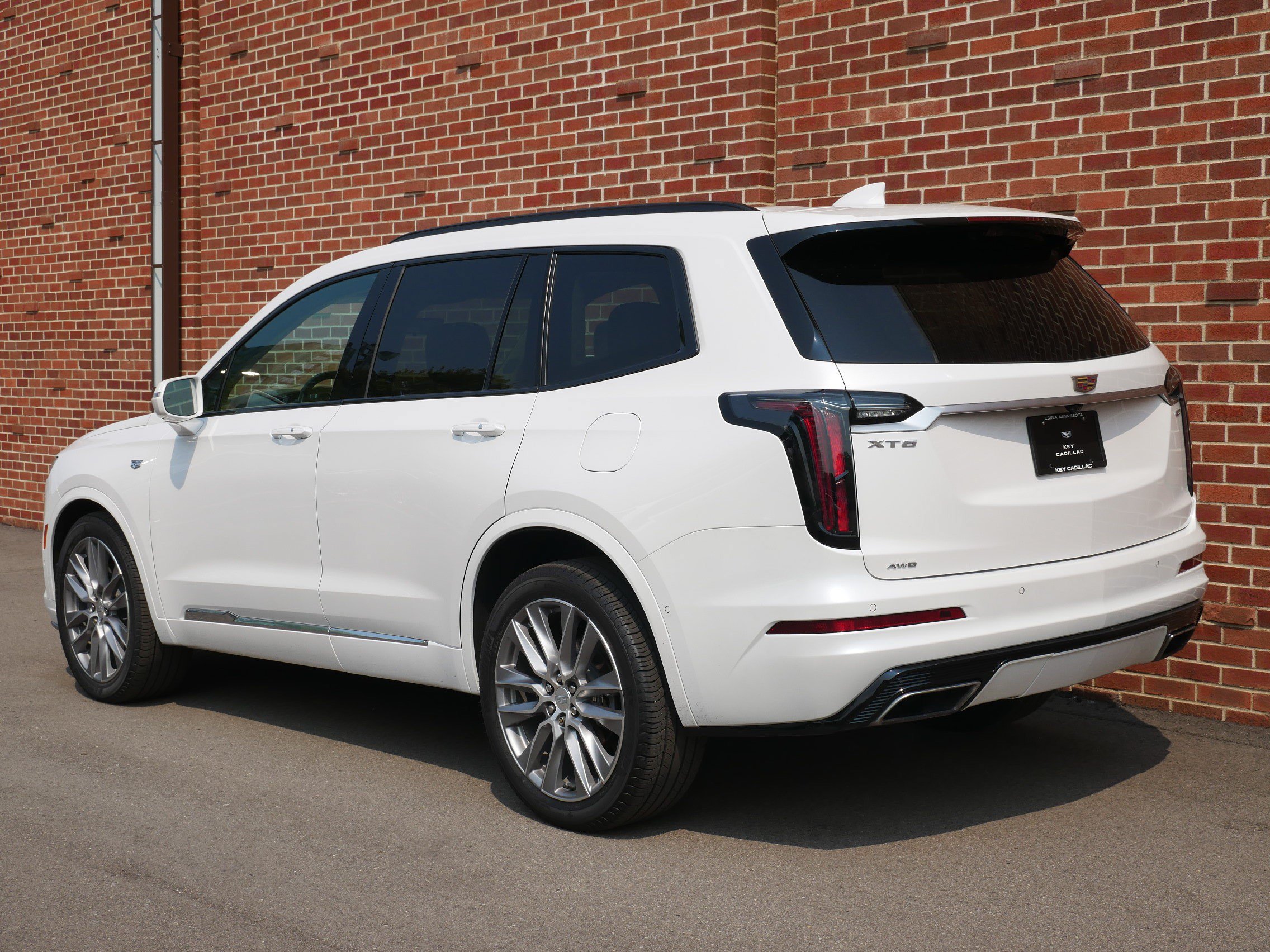 Used 2020 Cadillac XT6 Sport w/ Platinum Package AWD/4WD image 3