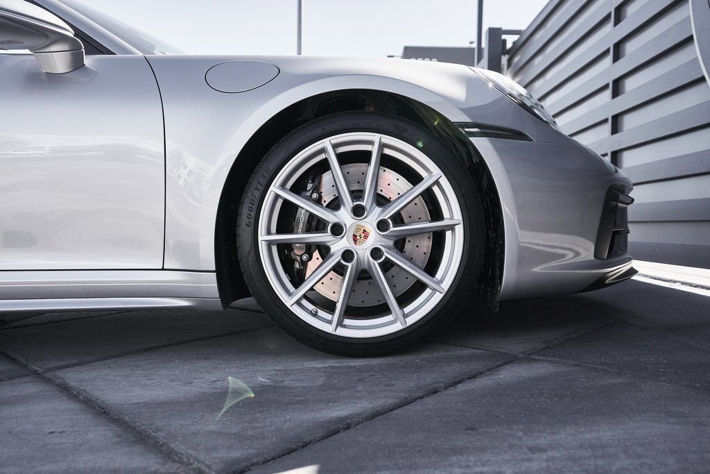 Used 2024 Porsche 911 Carrera GTS w/ Premium Package image 19