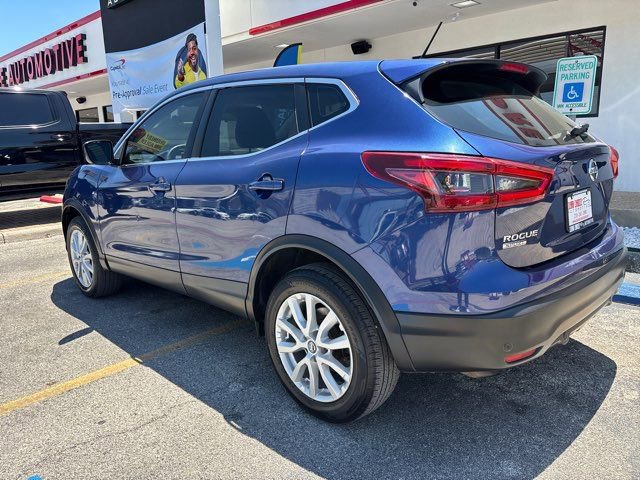 Used 2020 Nissan Rogue Sport S w/ Appearance Package FWD image 3