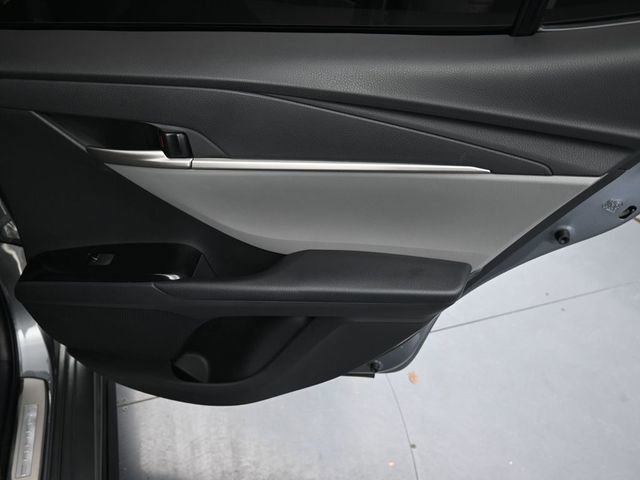 Used 2025 Toyota Camry SE w/ Convenience Package image 34