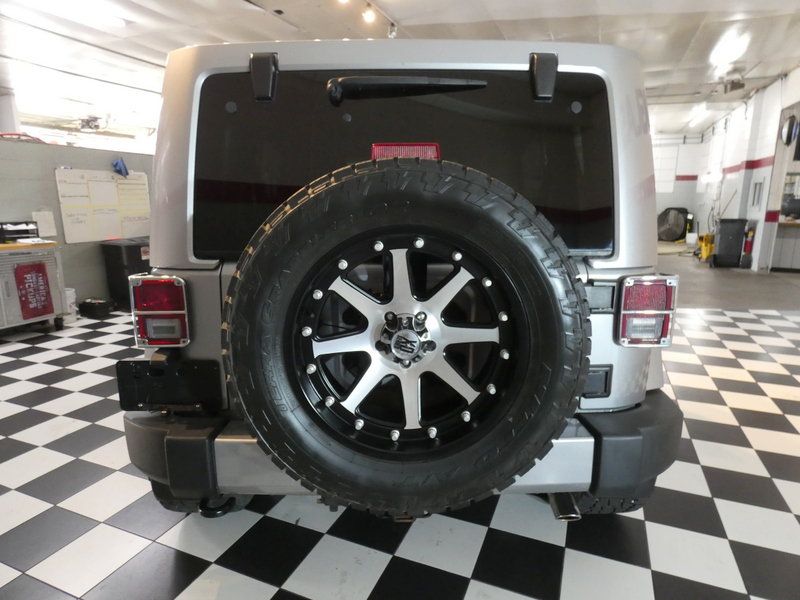 Used 2016 Jeep Wrangler Unlimited Sahara w/ Mopar Chrome Edition Group AWD/4WD image 5