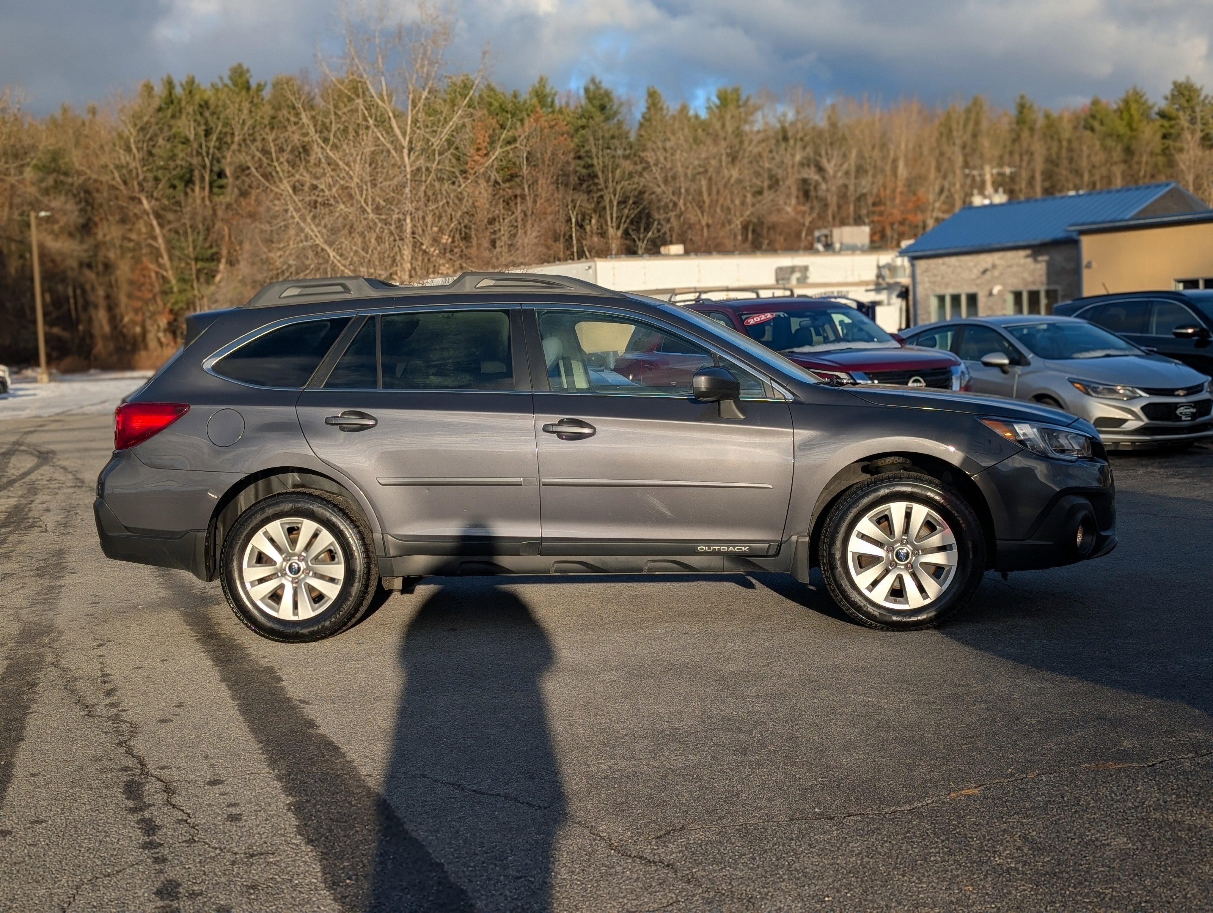 Used 2018 Subaru Outback 2.5i Premium image 11