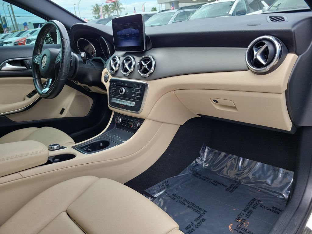 Used 2020 Mercedes-Benz GLA 250 image 10