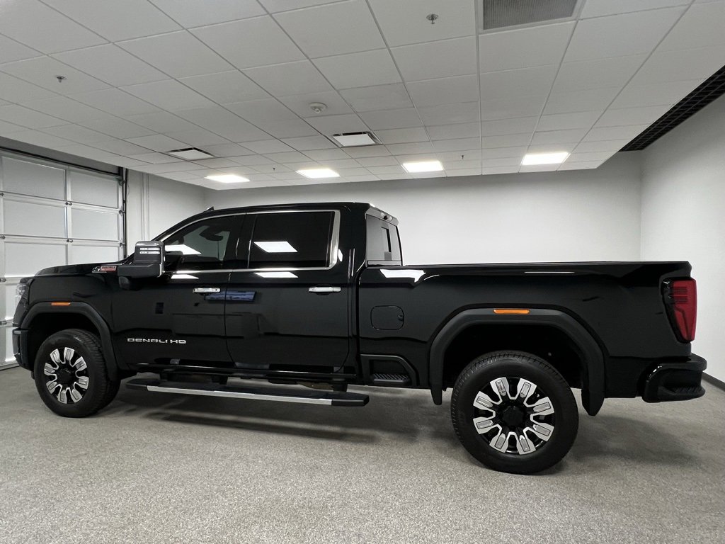 Used 2024 GMC Sierra 3500 Denali w/ Denali Reserve Package image 8