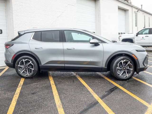 New 2026 Chevrolet Equinox EV LT image 5