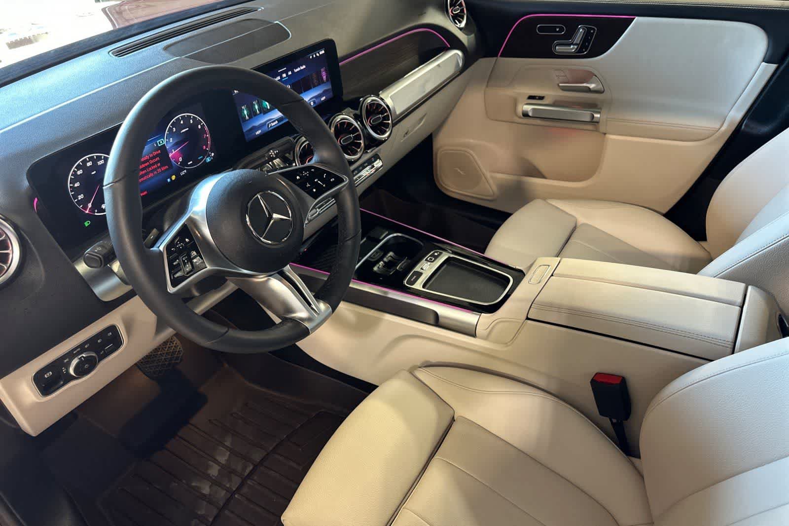 Used 2026 Mercedes-Benz GLB 250 4MATIC image 11