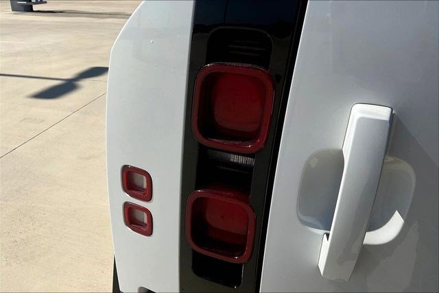 Used 2022 Land Rover Defender 90 X-Dynamic S image 35