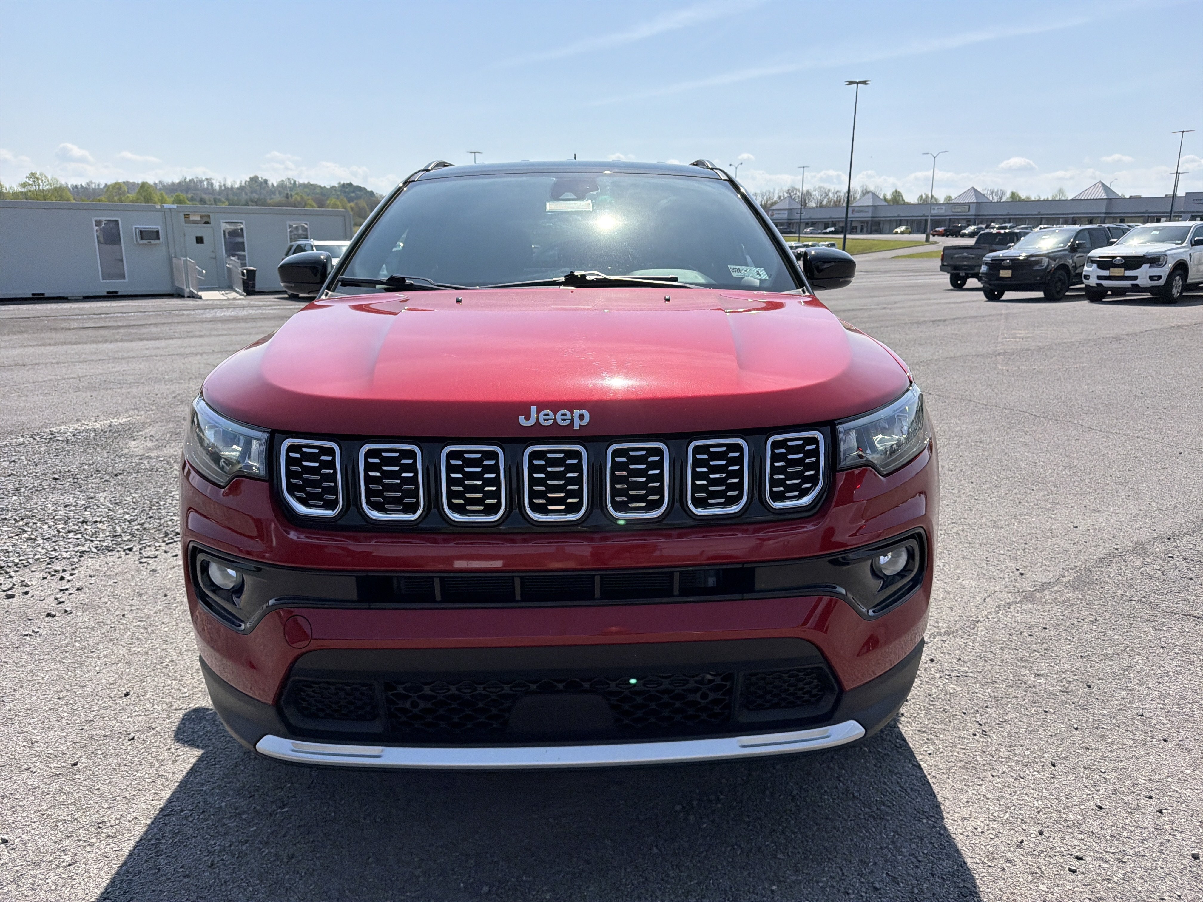 Used 2025 Jeep Compass Limited AWD/4WD image 2