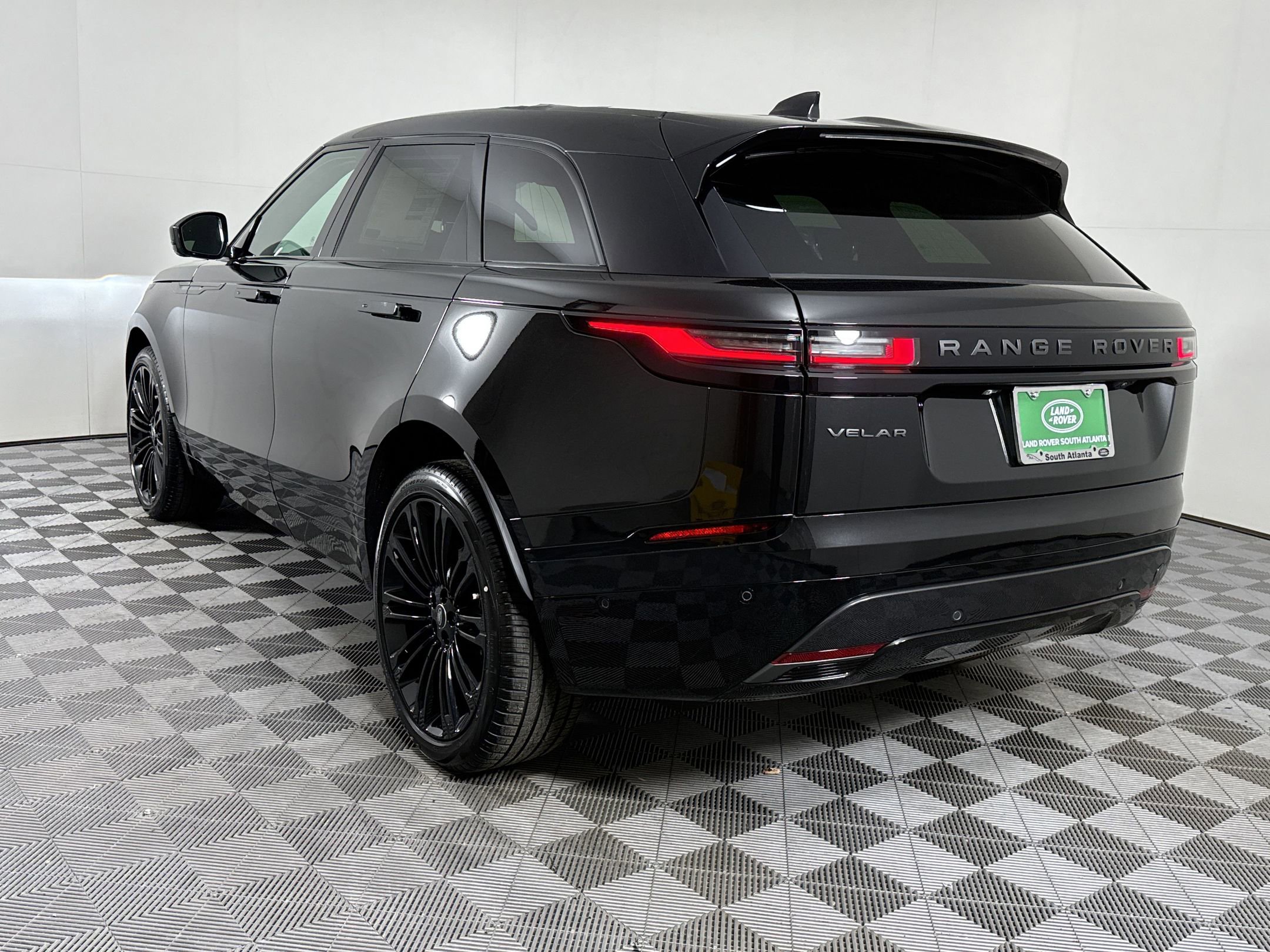 New 2026 Land Rover Range Rover Velar Dynamic SE AWD/4WD image 3