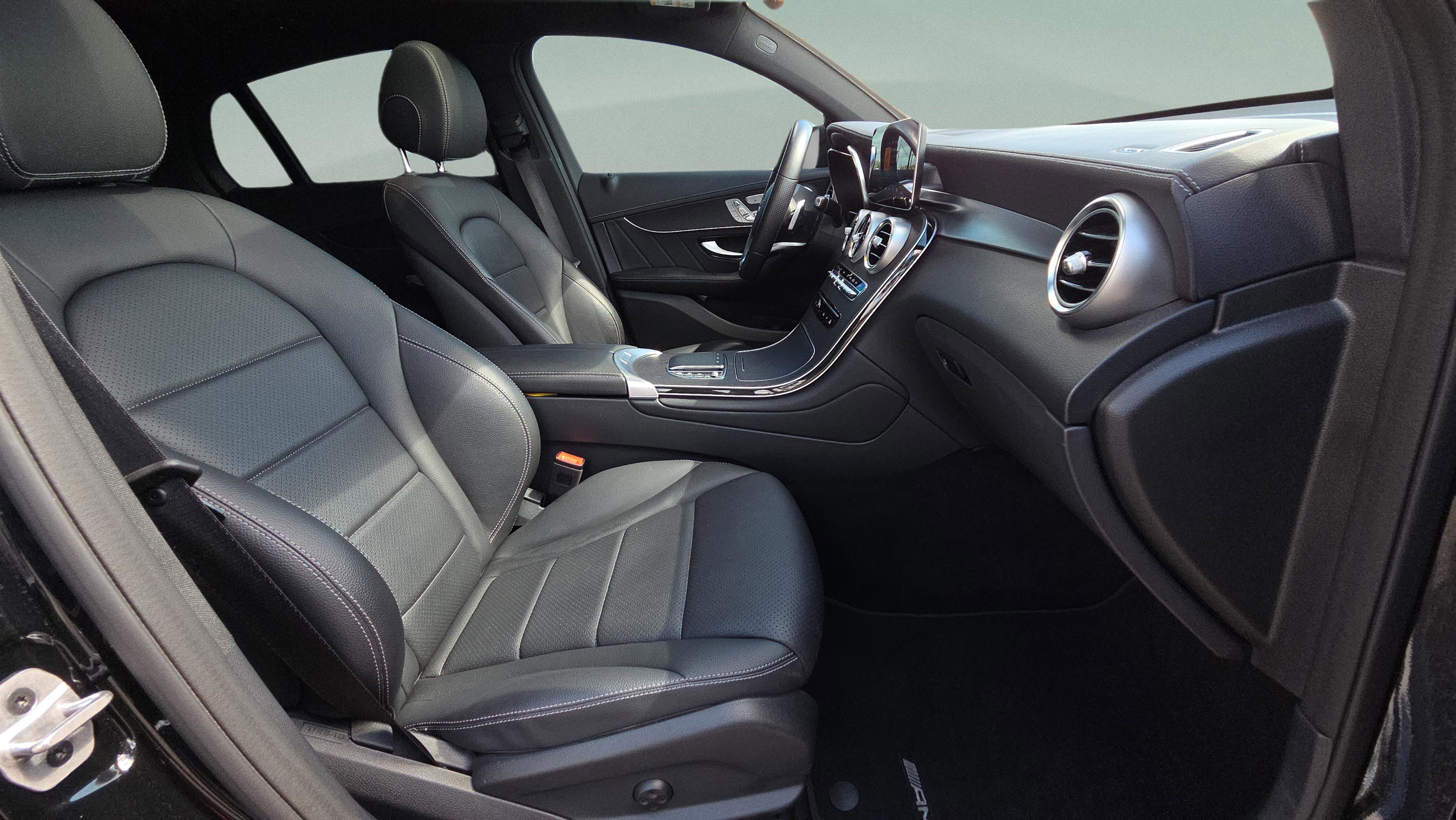 Used 2023 Mercedes-Benz GLC 300 4MATIC Coupe image 20