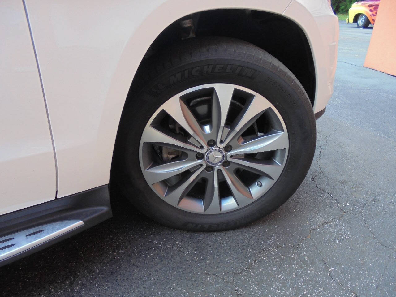 Used 2015 Mercedes-Benz GL 450 4MATIC w/ Lighting Package image 28