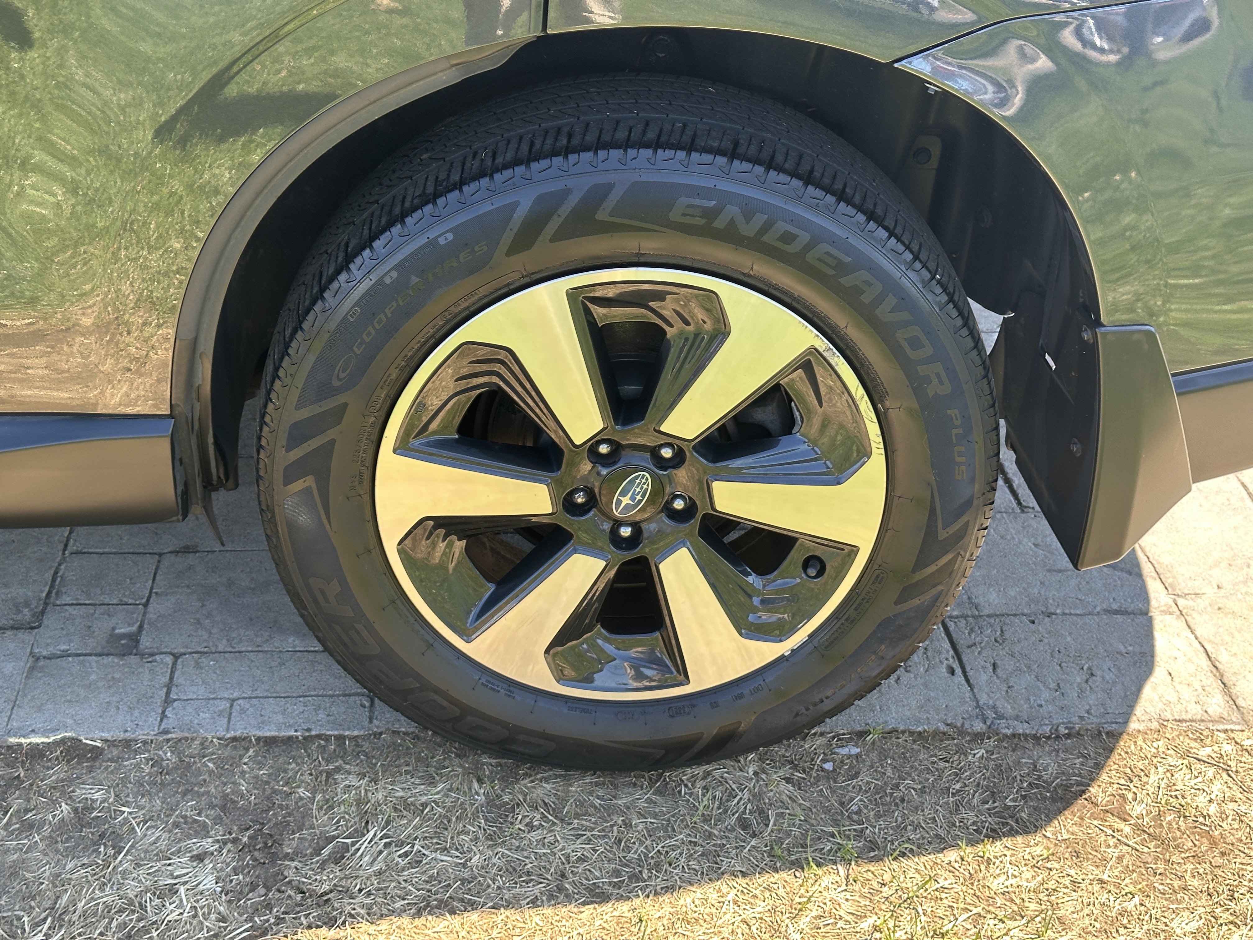 Used 2018 Subaru Forester 2.5i Premium w/ All-Weather Package AWD/4WD image 17