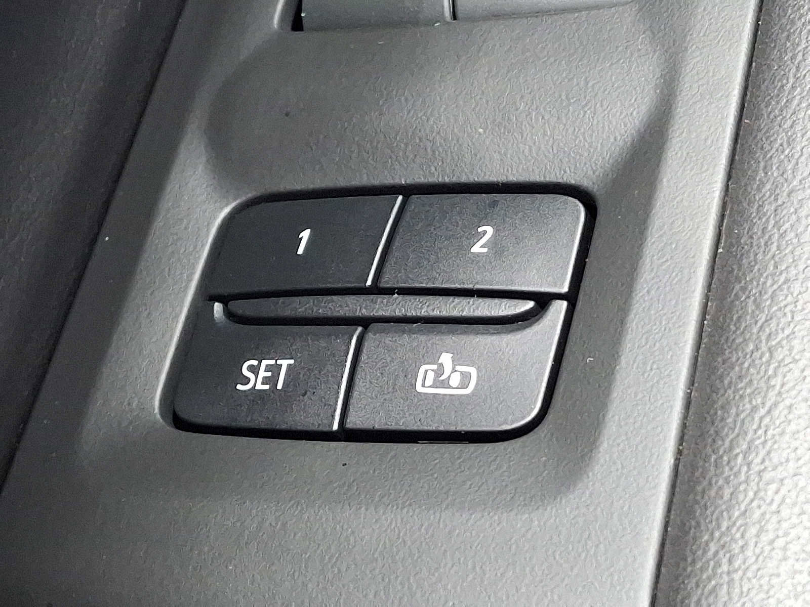 Used 2022 GMC Yukon AT4 image 29