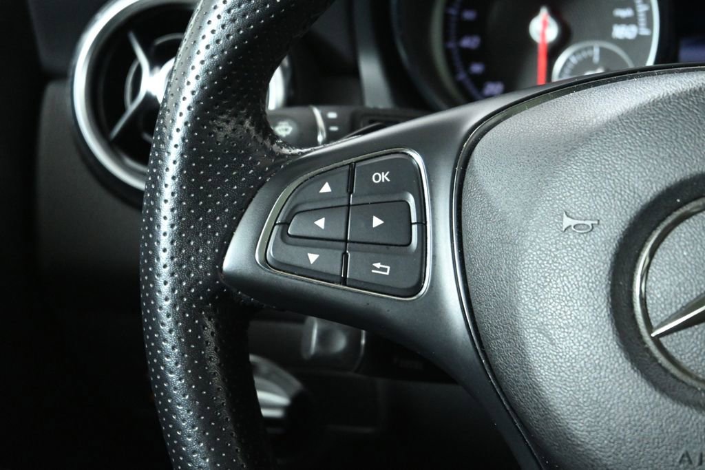 Used 2020 Mercedes-Benz GLA 250 4MATIC image 18