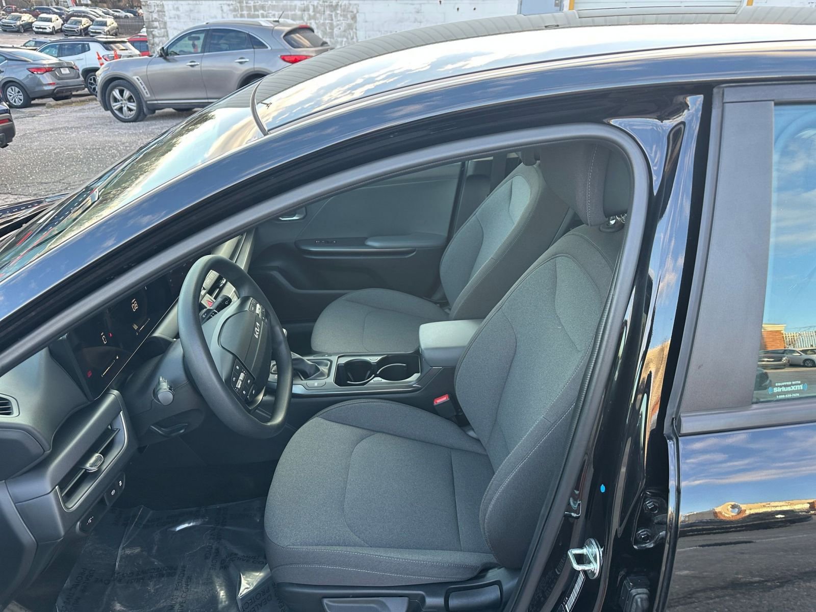 Used 2025 Kia K4 LXS image 24