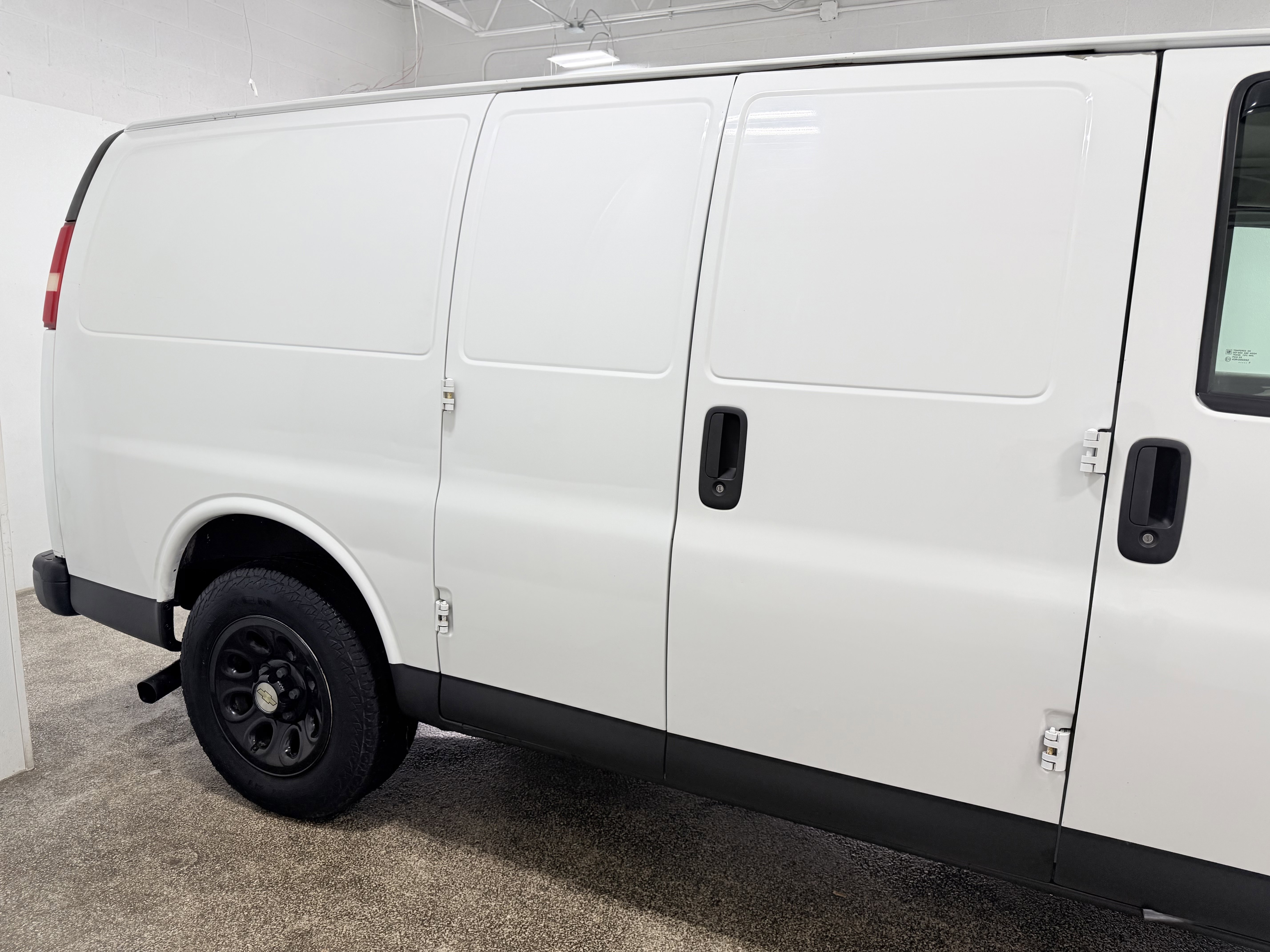 Used 2012 Chevrolet Express 1500 image 8