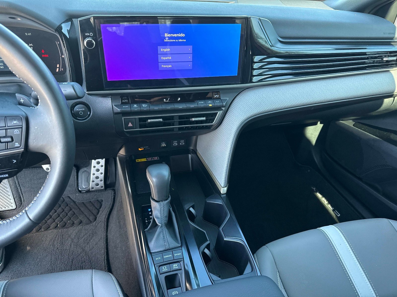 Used 2025 Toyota Camry SE w/ Multimedia Upgrade Package image 21