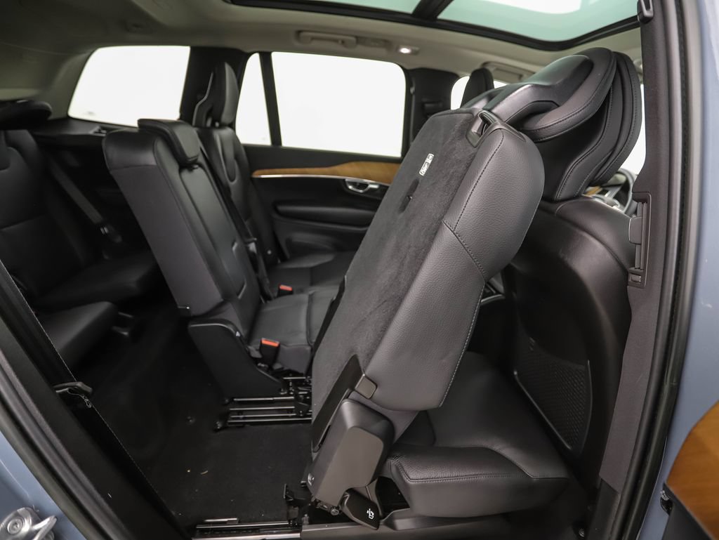 Used 2023 Volvo XC90 B5 Plus AWD/4WD image 32