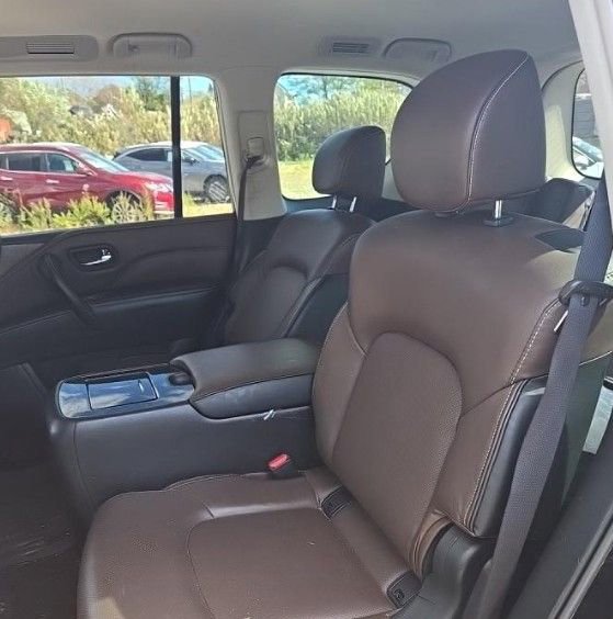 Used 2023 INFINITI QX80 Premium Select w/ All-Season Package image 4