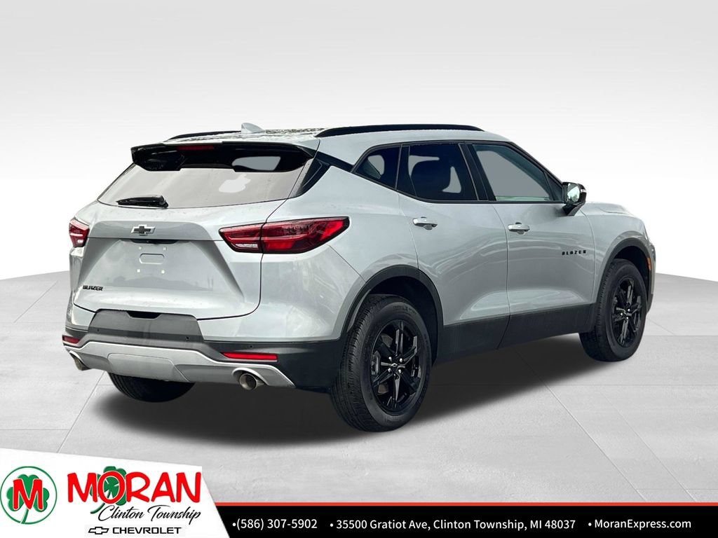 Certified 2024 Chevrolet Blazer LT w/ Midnight/Sport Edition FWD image 5