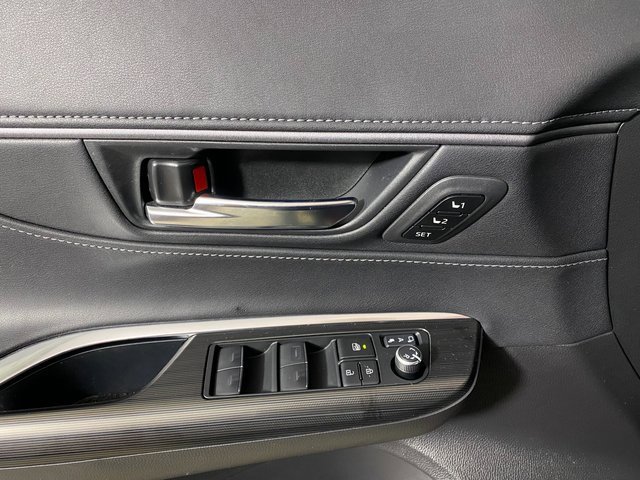 Certified 2022 Toyota Venza XLE image 21