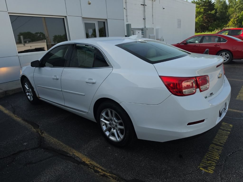 Used 2015 Chevrolet Malibu LT w/ Power Convenience Package FWD image 3