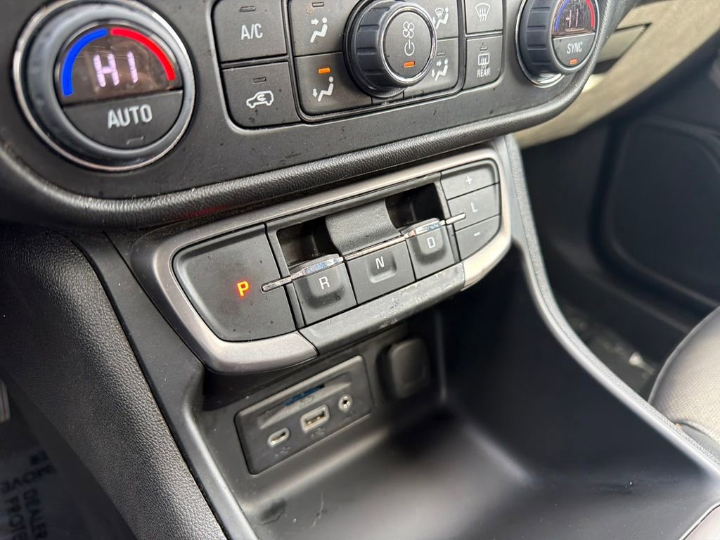 Used 2023 GMC Terrain AT4 image 27