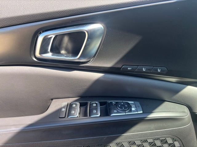 Used 2026 Kia Carnival SX w/ SX Dark Edition Package image 26