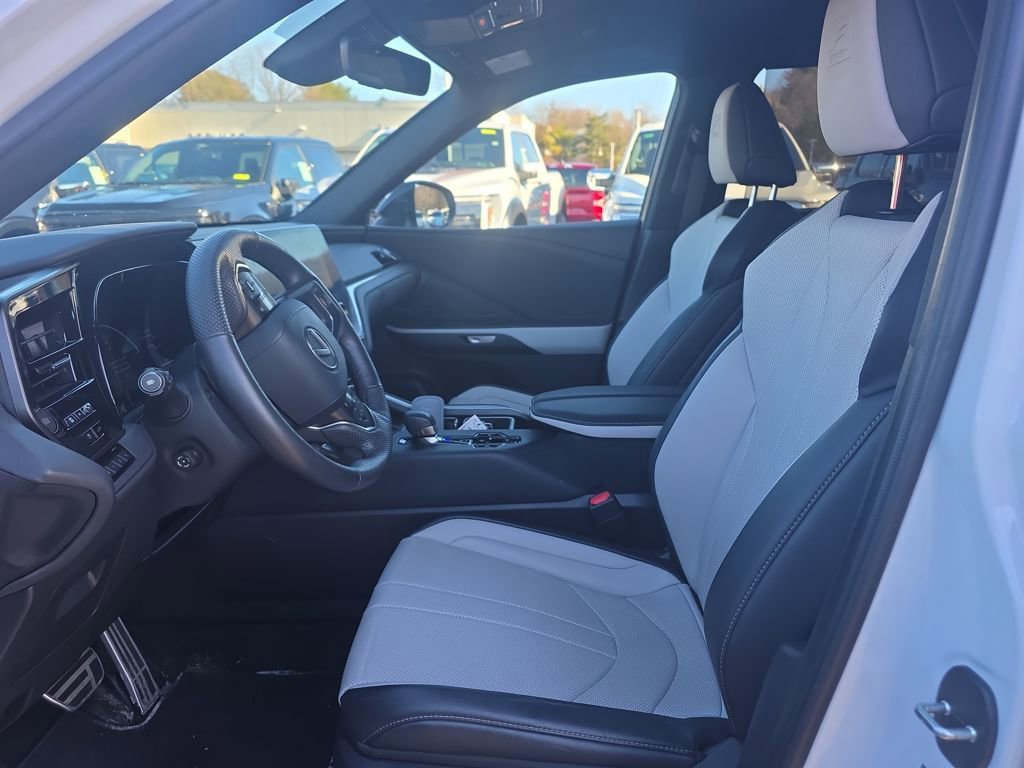 Used 2024 Lexus TX 500h AWD w/ Technology Package image 23