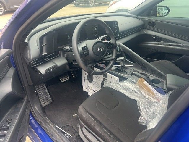 Used 2025 Hyundai Elantra Sport FWD image 6