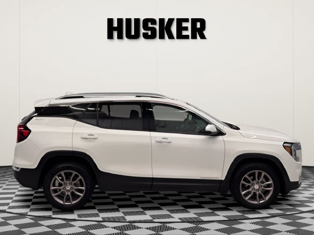 Certified 2024 GMC Terrain SLT AWD/4WD image 2