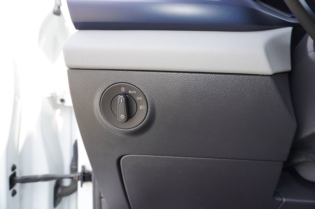 Used 2023 Volkswagen Taos SE image 22