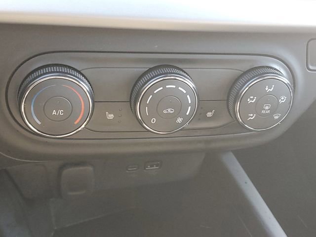 Used 2025 Chevrolet Trax RS w/ Driver Confidence Package image 24