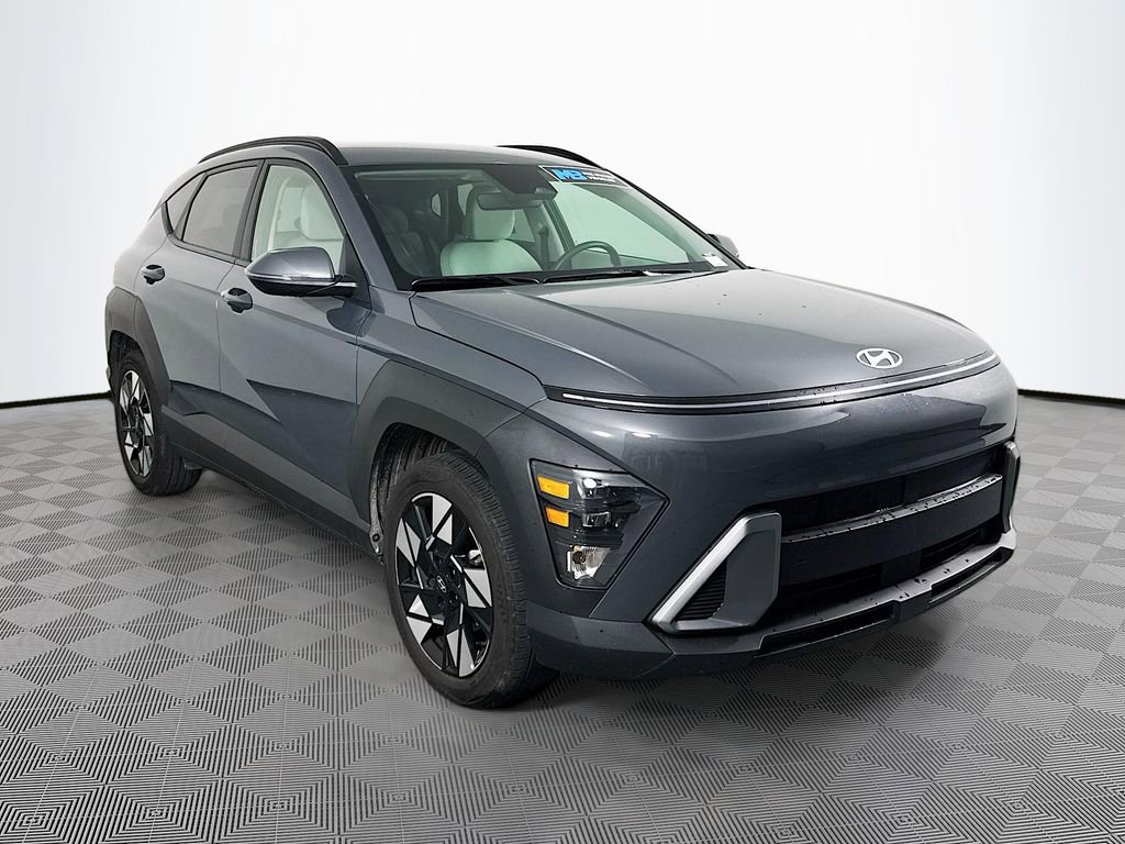 Used 2025 Hyundai Kona SEL image 3