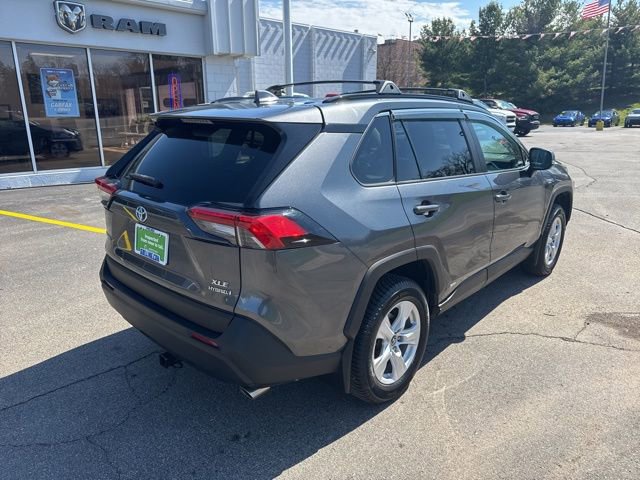 Used 2021 Toyota RAV4 XLE w/ Convenience Package image 3