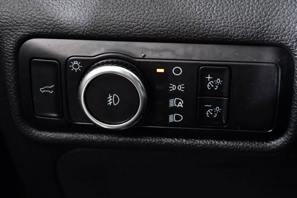 Used 2023 Ford Explorer XLT w/ Equipment Group 202A image 31